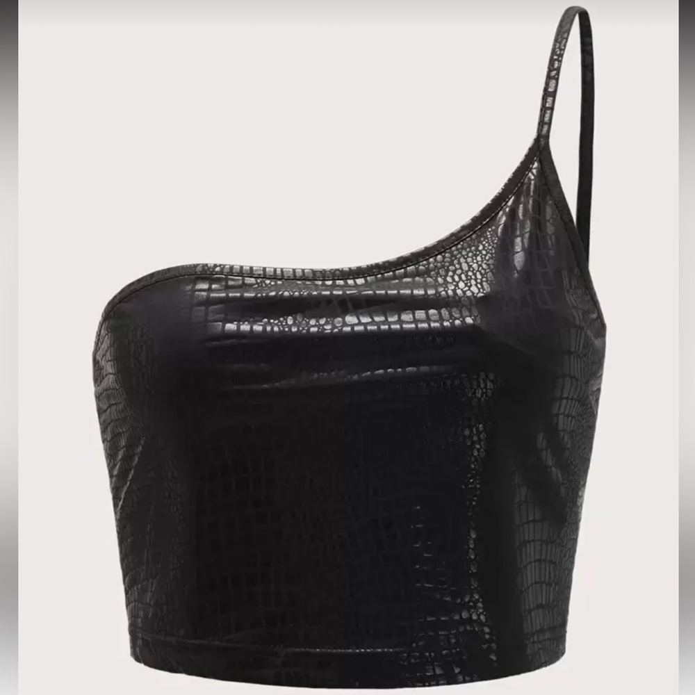 SHEIN• top🖤